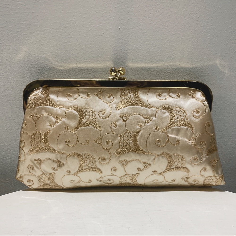 SOLD🚫RARE Vintage 60s Plastic covered Silk Clutch - Picture 7 of 7